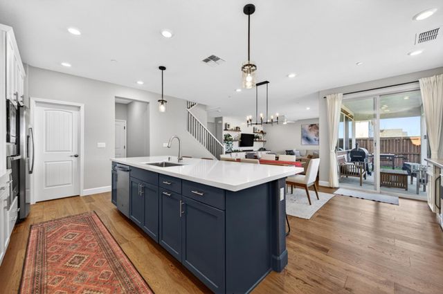 6001 Oberlander Dr, Roseville, CA 95747