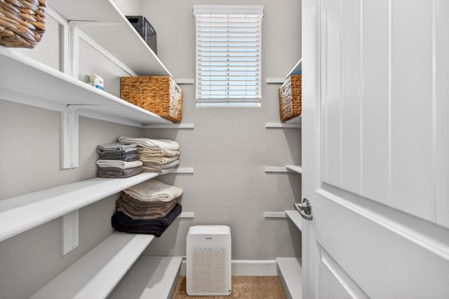 6001 Oberlander Dr, Roseville, CA 95747