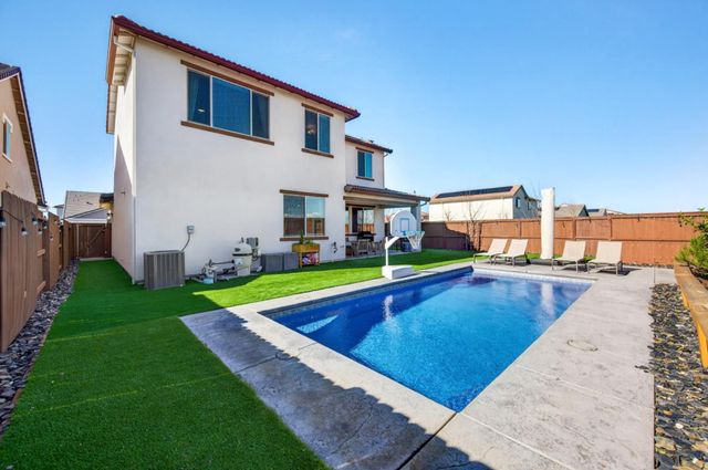 6001 Oberlander Dr, Roseville, CA 95747