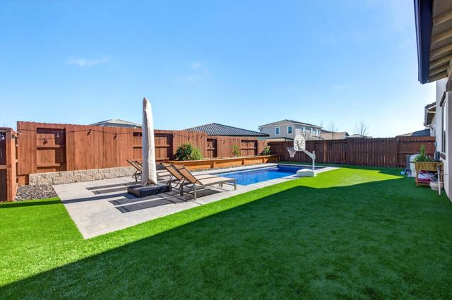 6001 Oberlander Dr, Roseville, CA 95747