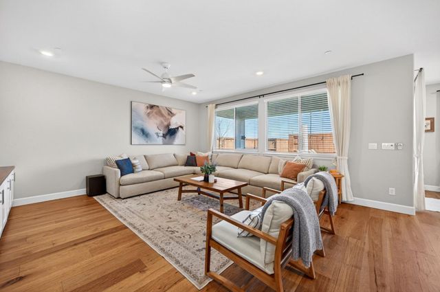 6001 Oberlander Dr, Roseville, CA 95747