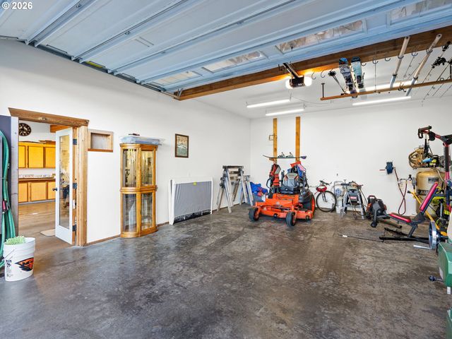 59188 N MORTEN Dr, St Helens, OR 97051