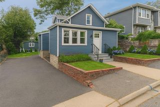 14 Maple Street, Glenwood Landing, NY 11547