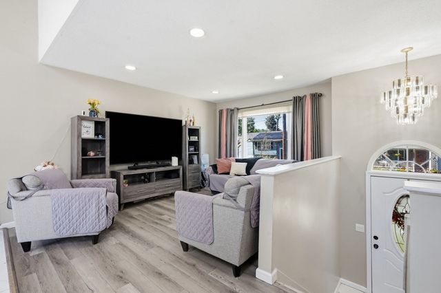 191 Lamont St, Springfield, MA 01119