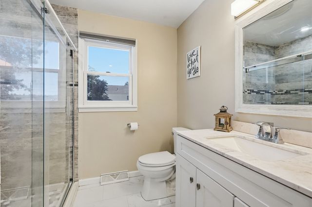 191 Lamont St, Springfield, MA 01119