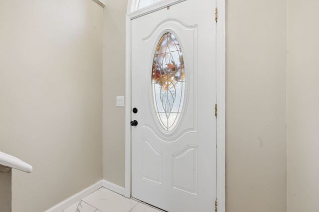 191 Lamont St, Springfield, MA 01119