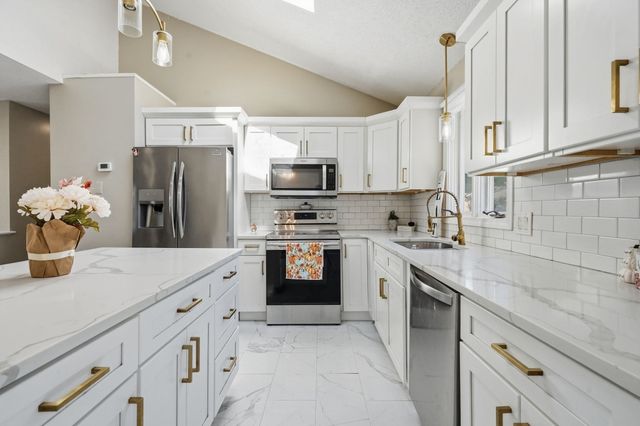 191 Lamont St, Springfield, MA 01119