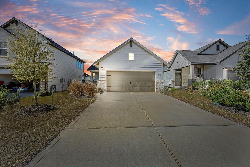 2773 Bluebonnet Ridge Drive, Conroe, TX 77304