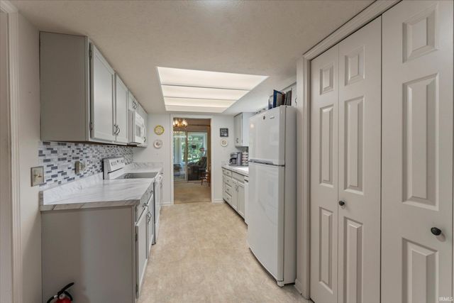 18231 Wagon Lane, South Bend, IN 46637