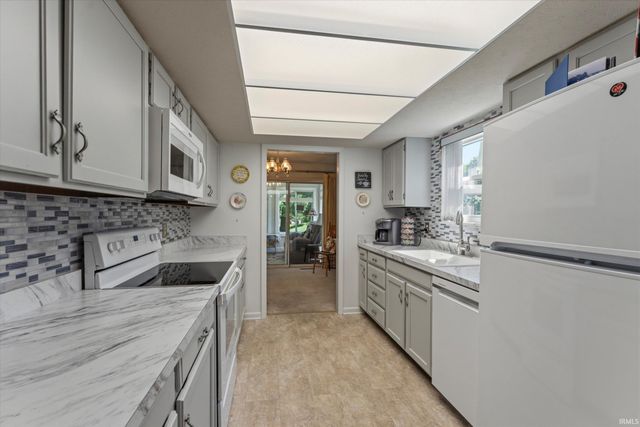18231 Wagon Lane, South Bend, IN 46637