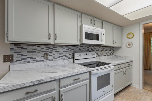 18231 Wagon Lane, South Bend, IN 46637