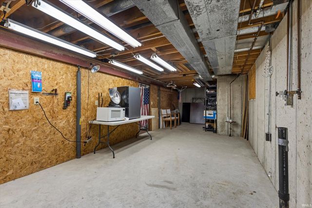 18231 Wagon Lane, South Bend, IN 46637