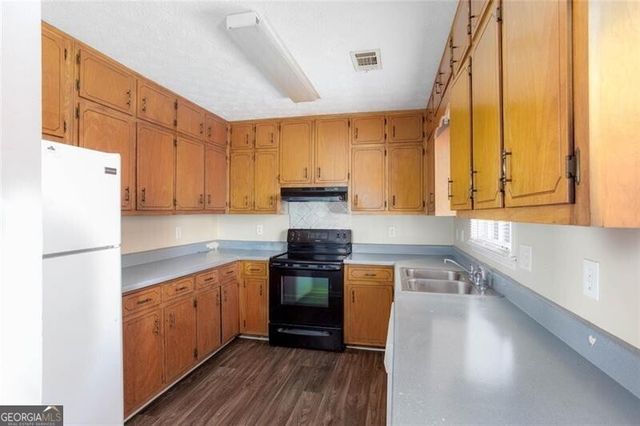 105 Valley Court, Covington, GA 30016