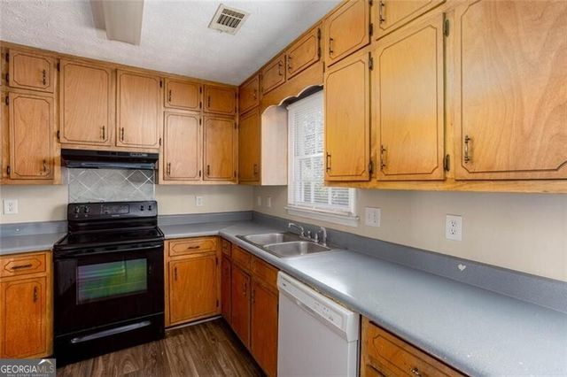 105 Valley Court, Covington, GA 30016