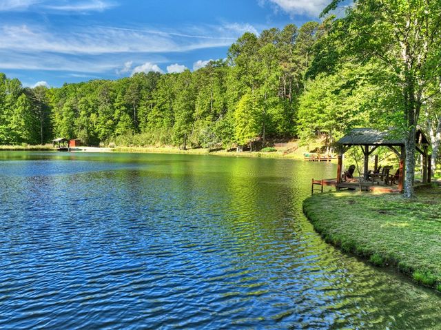 11 Mattie Mitchell Road, Morganton, GA 30560