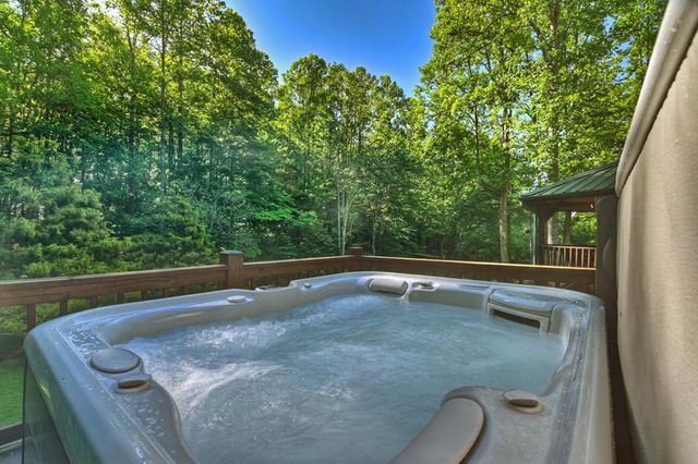 11 Mattie Mitchell Road, Morganton, GA 30560
