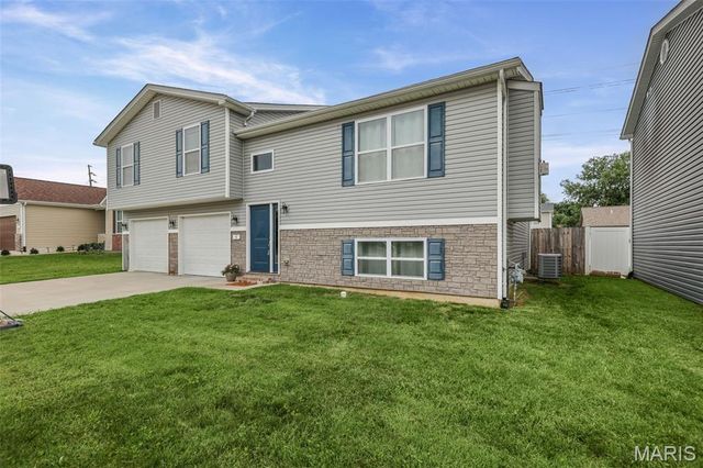 5 Faith Drive, Fairview Heights, IL 62208