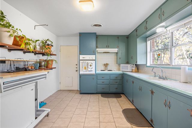 608 Rees St, Kerrville, TX 78028