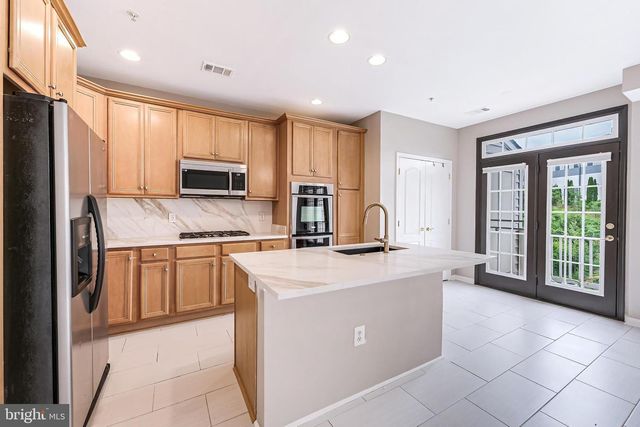 7198 LITTLE THAMES DR, Gainesville, VA 20155