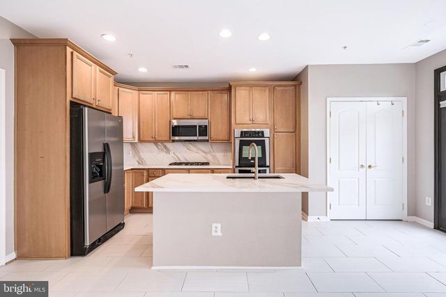 7198 LITTLE THAMES DR, Gainesville, VA 20155