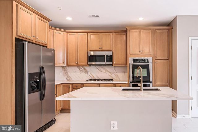 7198 LITTLE THAMES DR, Gainesville, VA 20155