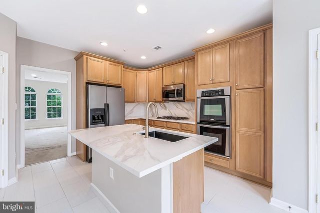 7198 LITTLE THAMES DR, Gainesville, VA 20155
