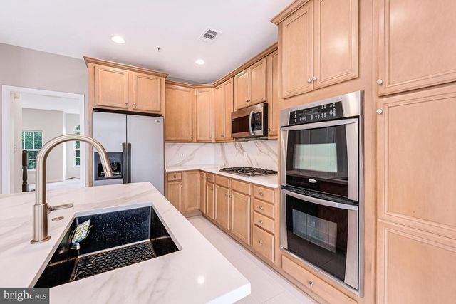 7198 LITTLE THAMES DR, Gainesville, VA 20155
