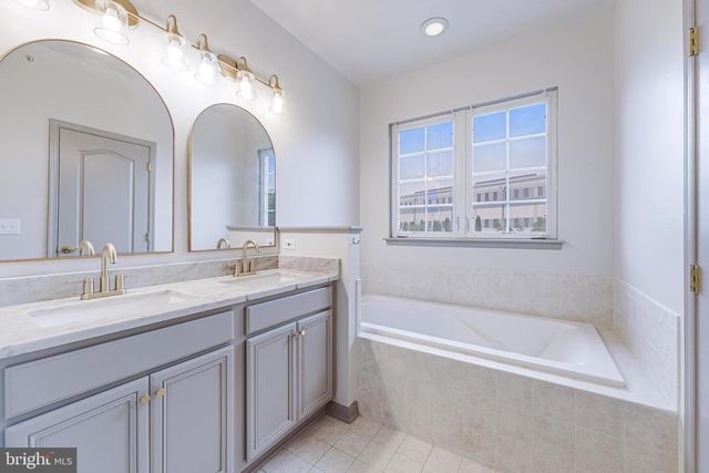 7198 LITTLE THAMES DR, Gainesville, VA 20155