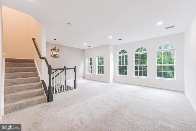 7198 LITTLE THAMES DR, Gainesville, VA 20155
