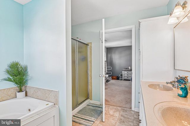 7 GOELLER AVE, Essex, MD 21221