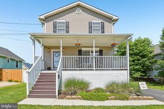 7 GOELLER AVE, Essex, MD 21221