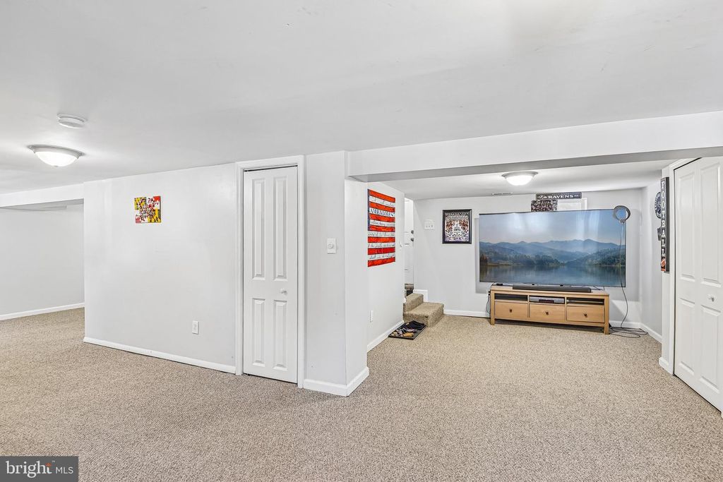 Image 21 of property listing at 7 GOELLER AVE, Essex, MD 21221
