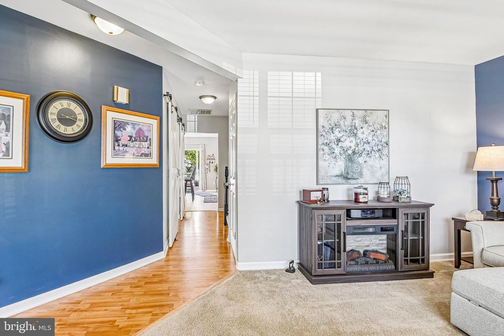 Image 4 of property listing at 7 GOELLER AVE, Essex, MD 21221