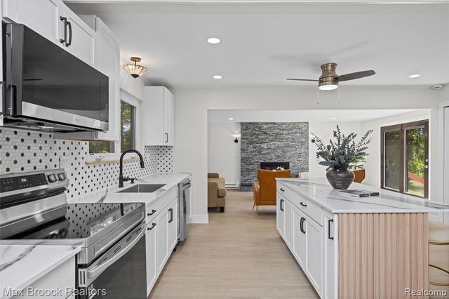 1874 Hopkins Drive, Wixom, MI 48393