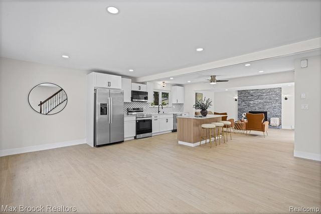1874 Hopkins Drive, Wixom, MI 48393