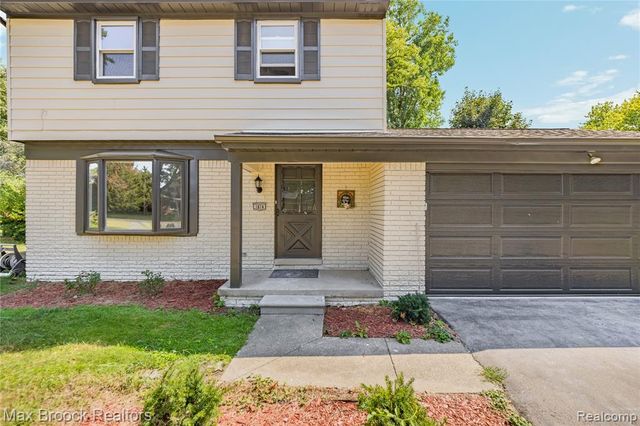1874 Hopkins Drive, Wixom, MI 48393