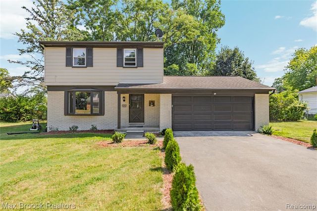 1874 Hopkins Drive, Wixom, MI 48393