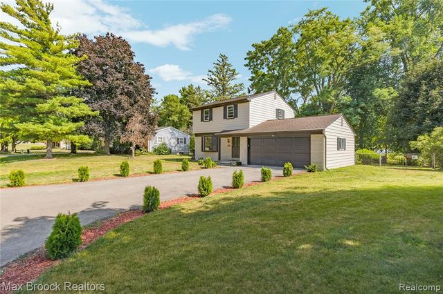 1874 Hopkins Drive, Wixom, MI 48393