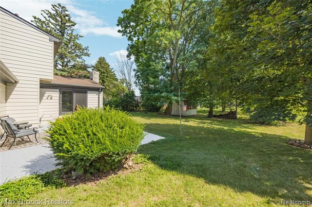 1874 Hopkins Drive, Wixom, MI 48393