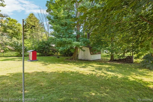 1874 Hopkins Drive, Wixom, MI 48393