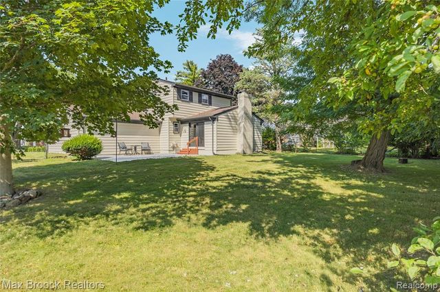 1874 Hopkins Drive, Wixom, MI 48393