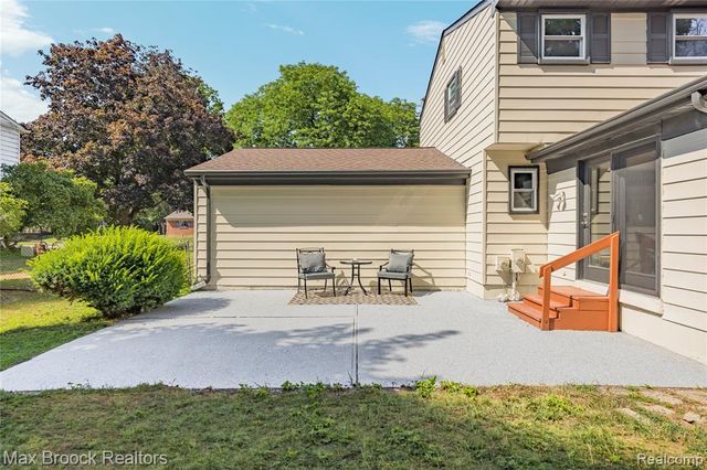 1874 Hopkins Drive, Wixom, MI 48393