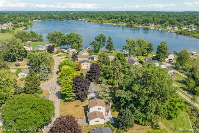 1874 Hopkins Drive, Wixom, MI 48393
