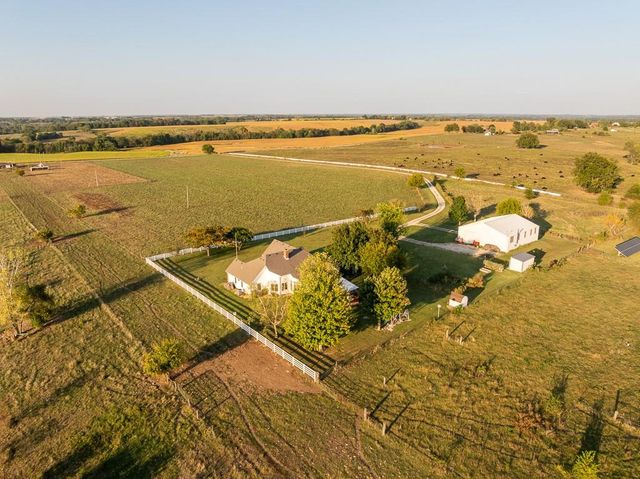 800 NW 950th Road, Blairstown, MO 64726