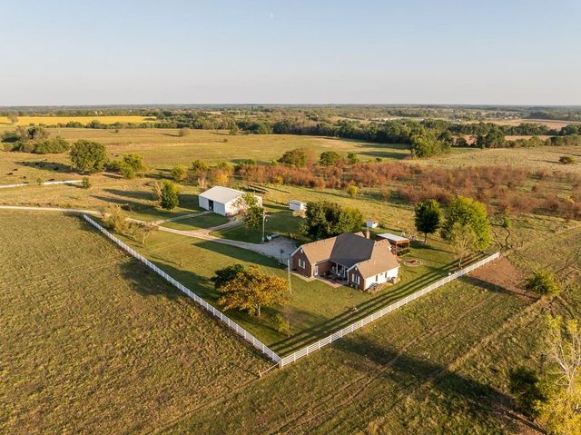 800 NW 950th Road, Blairstown, MO 64726