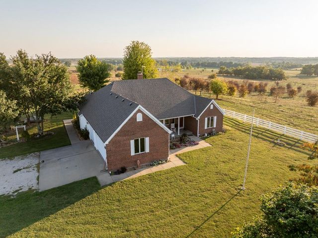 800 NW 950th Road, Blairstown, MO 64726