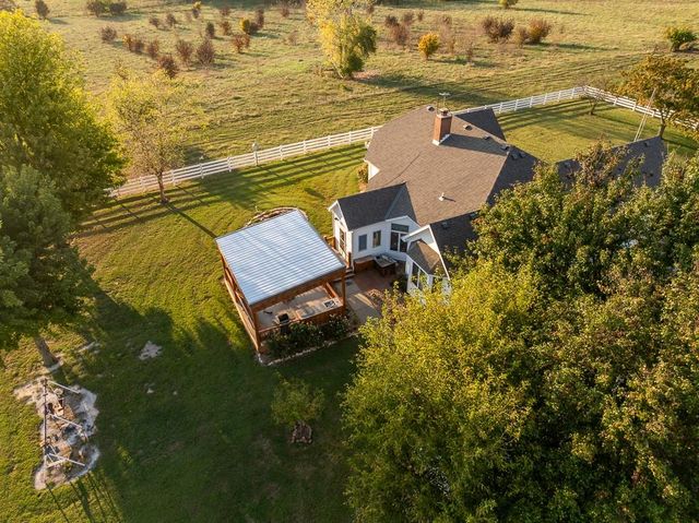 800 NW 950th Road, Blairstown, MO 64726