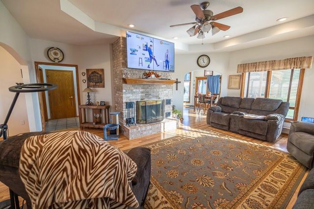 800 NW 950th Road, Blairstown, MO 64726