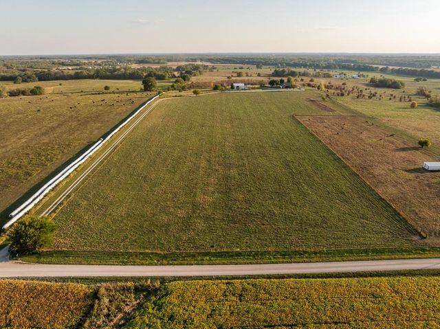 800 NW 950th Road, Blairstown, MO 64726