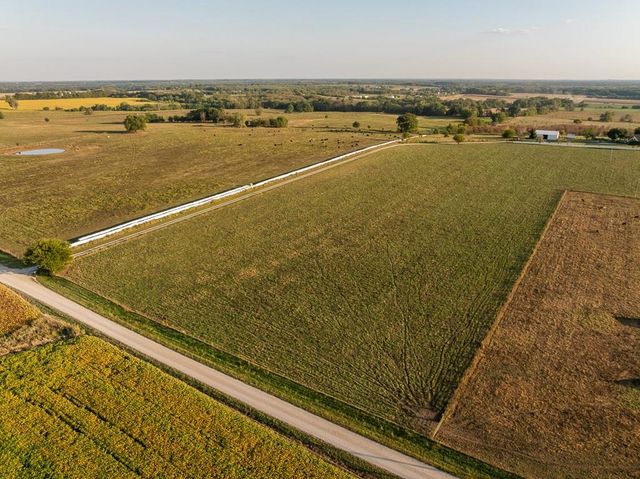 800 NW 950th Road, Blairstown, MO 64726